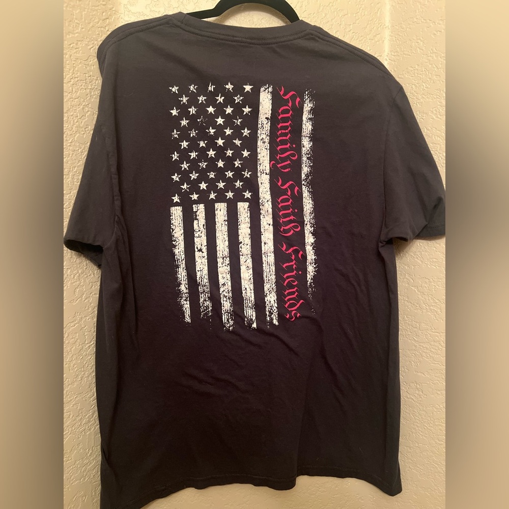 Faith Family Friends Men’s Preloved T-Shirt Size Large